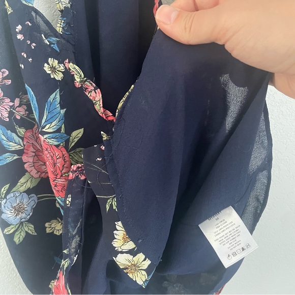 Women's Miss Me Navy Blue Floral Chiffon Tank Top Size Medium - Picture 7 of 12